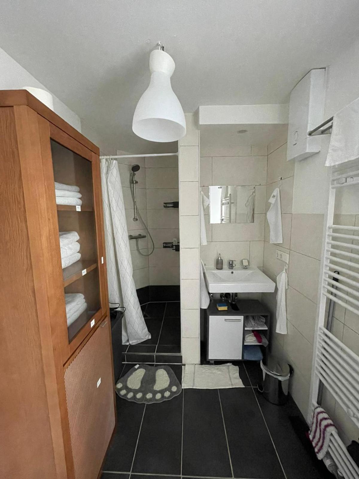 Bequemes Einzelzimmer Im Herzen Von Kassel Exteriör bild